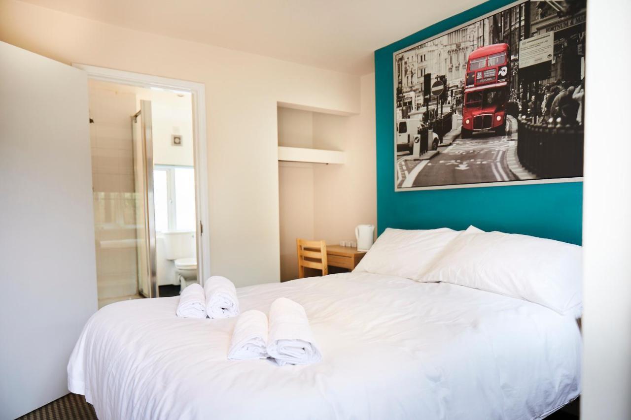 Bed and Breakfast The Lord Grenfell Maidenhead Exterior foto A typical room at the hotel